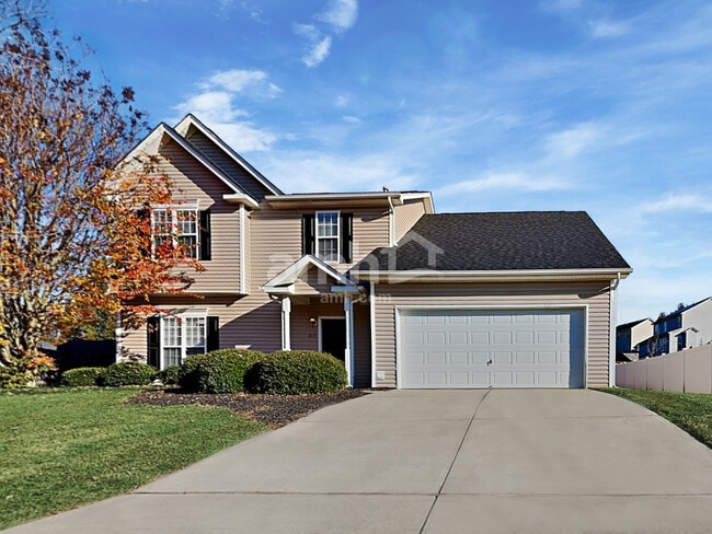 Building Photo - 215 Creekview Dr