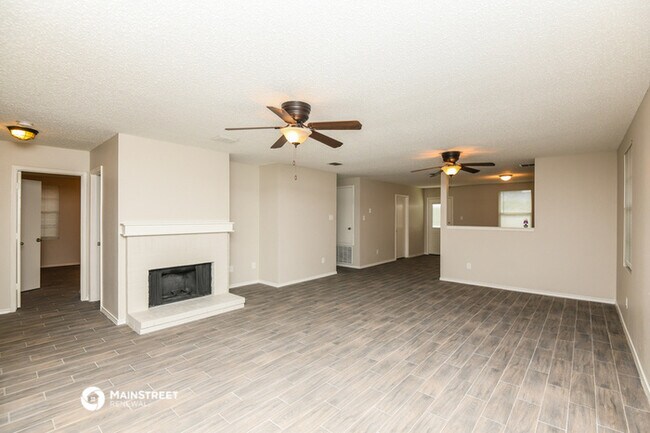 Building Photo - 618 Almandora Dr