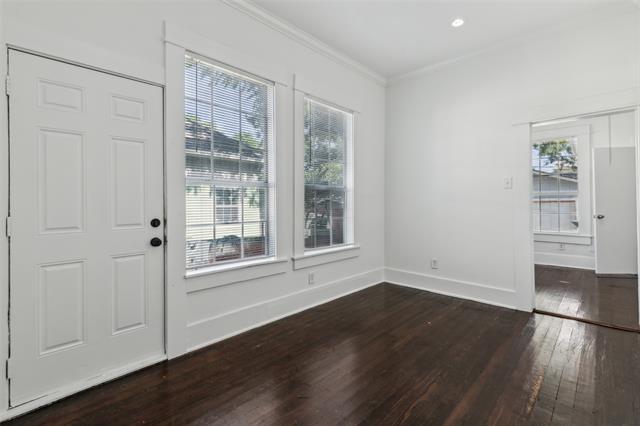 Foto del edificio - 820 W 10th St