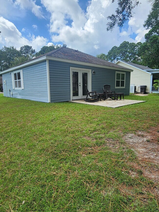 Building Photo - 6662 Wisteria Dr