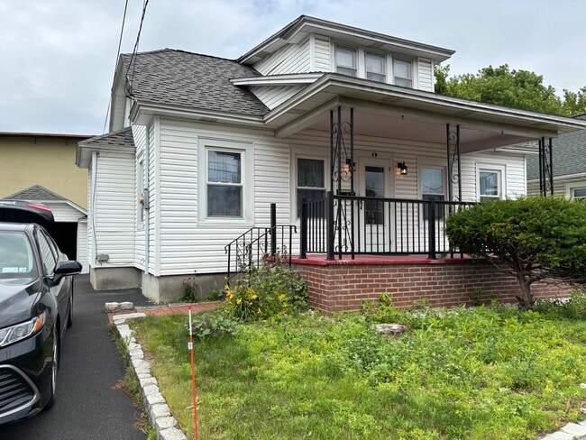 Building Photo - 19 Dott Ave