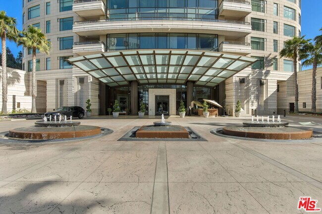 Building Photo - 1 W Century Dr