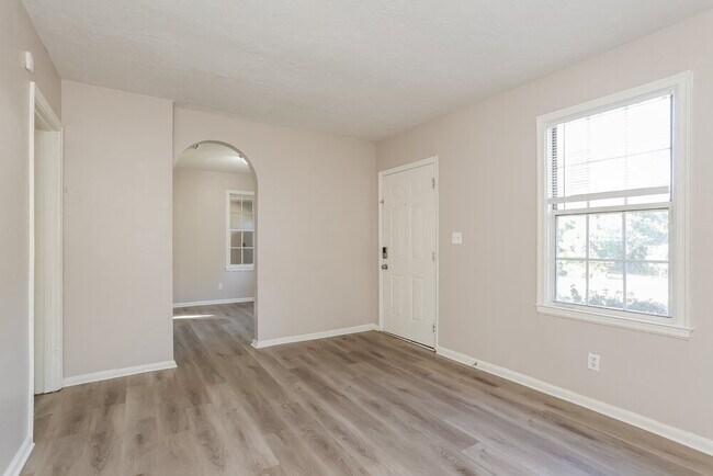 Foto del edificio - 1130 Saratoga Blvd