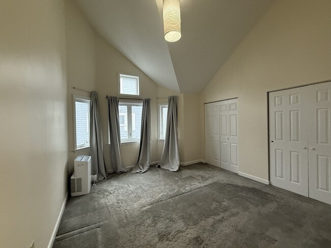 Foto del edificio - 10 Rollins Ct