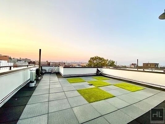 Foto del edificio - TROUTMAN STREET