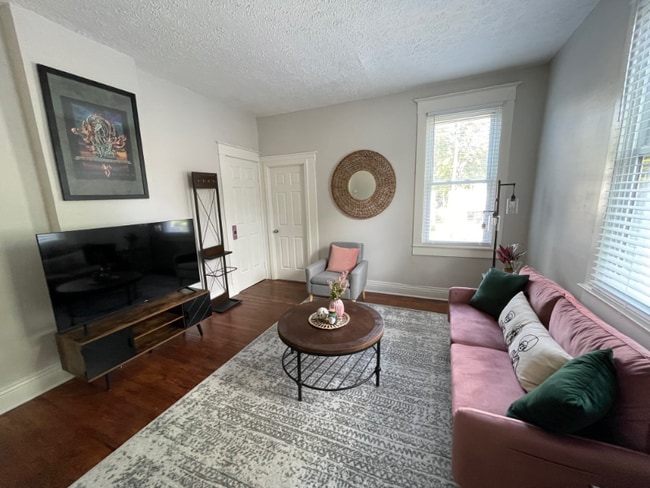 Photo - 920 Ash St Apartment