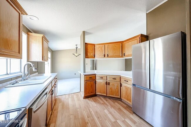 Building Photo - 118 W Leann Ln