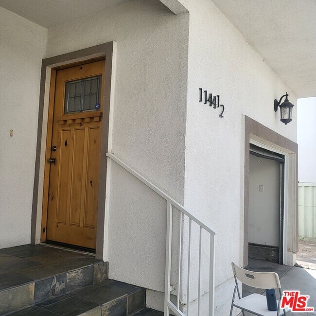 Foto del edificio - 1144-1144 1/2 S Mariposa Ave