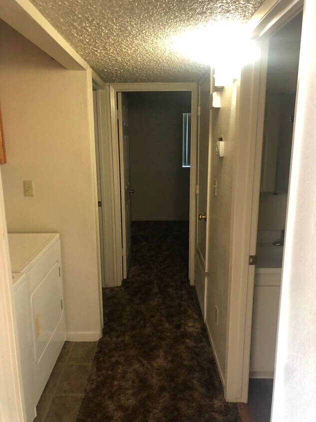 Foto principal - 2512 Standiford Ave