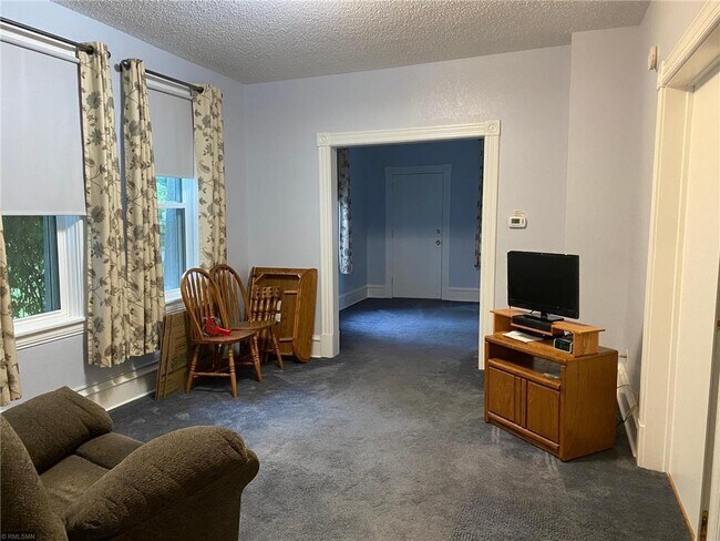 Foto del edificio - 226 3rd Ave NE