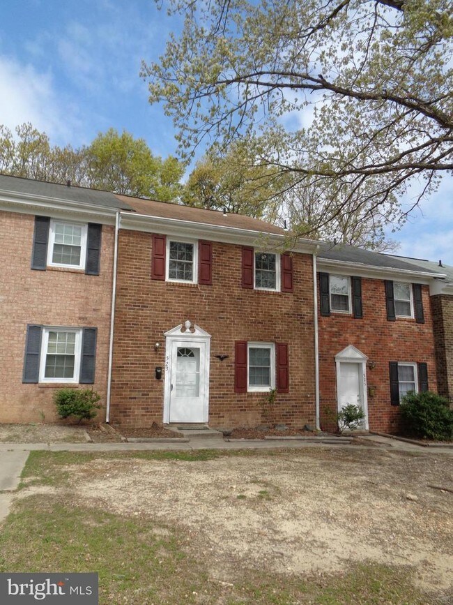 Foto del edificio - 523 Olde Greenwich Cir
