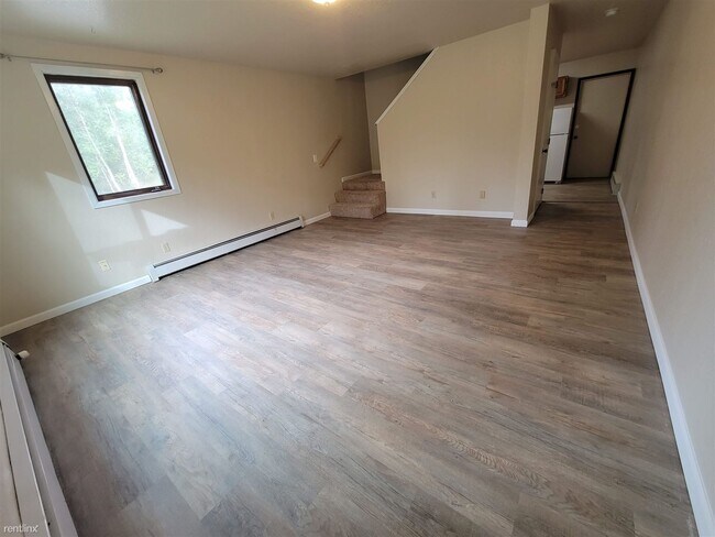 Foto del edificio - 2 br, 1 bath Townhome - 3125 East Beech Wa...