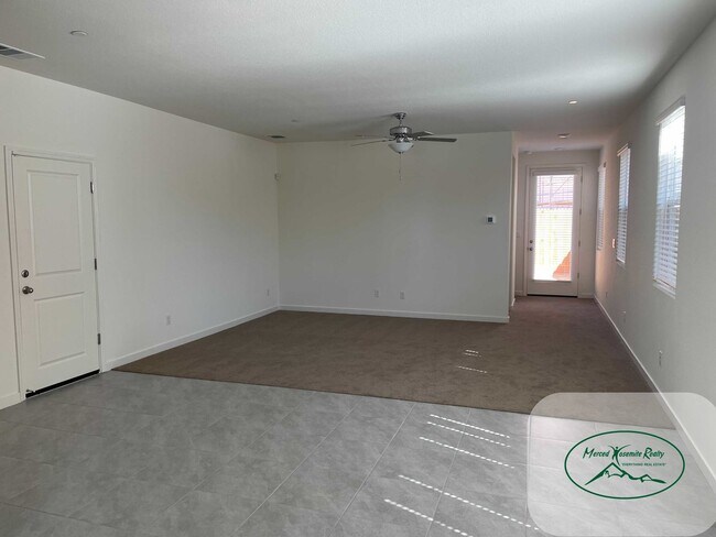 Foto del edificio - Apply Now to Schedule Viewing. Available u...