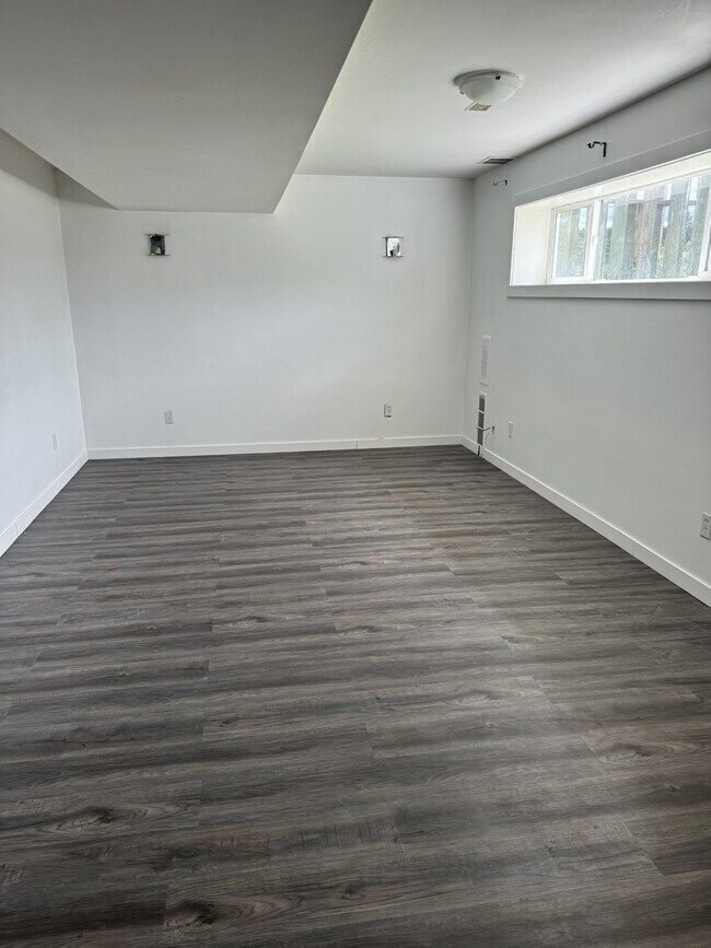 Photo du bâtiment - 1478-3001478 Milburn Ave