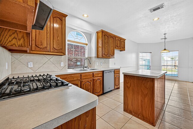 Foto del edificio - 7410 Cypress Bluff Dr