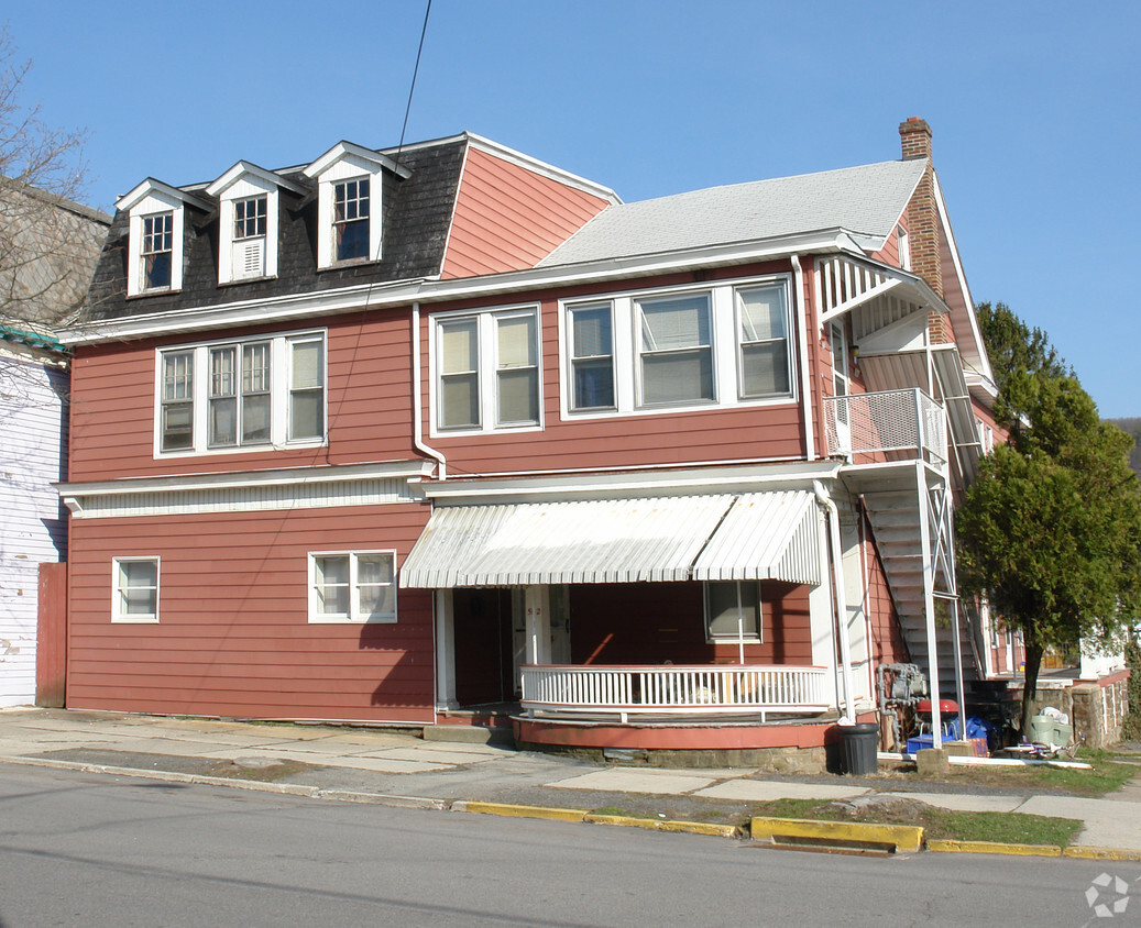 Building Photo - 502 Center St