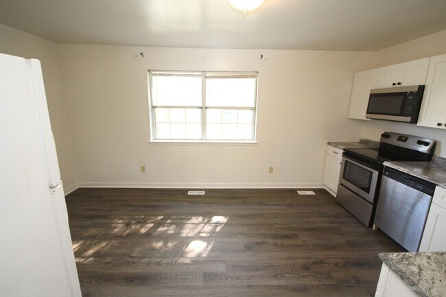 Building Photo - Freshly renovated 3 bedroom with bonus room in Edgewood, MD!