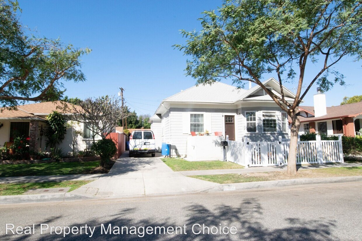 Primary Photo - 2 br, 1 bath House - 3551 Schaefer St