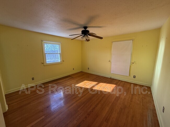 Foto del edificio - 4924 Stonington Rd SW