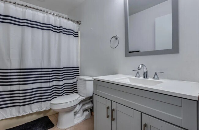 Foto del edificio - 644 Glen Circle Dr