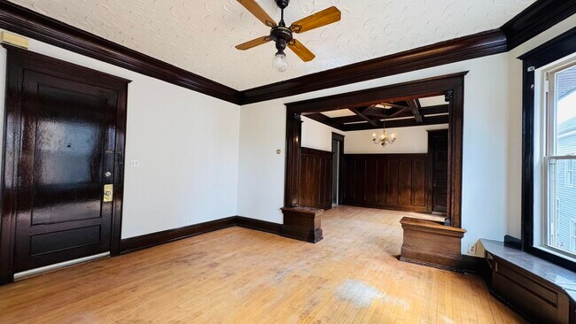 Foto del edificio - 1024 E Brady St