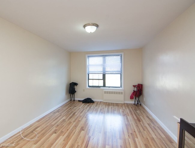 Foto del edificio - 740 Clarkson Ave