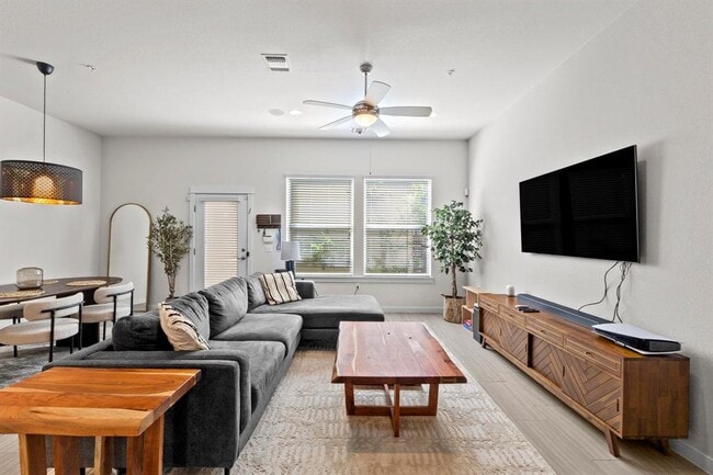 Building Photo - 4615 Berkman Dr