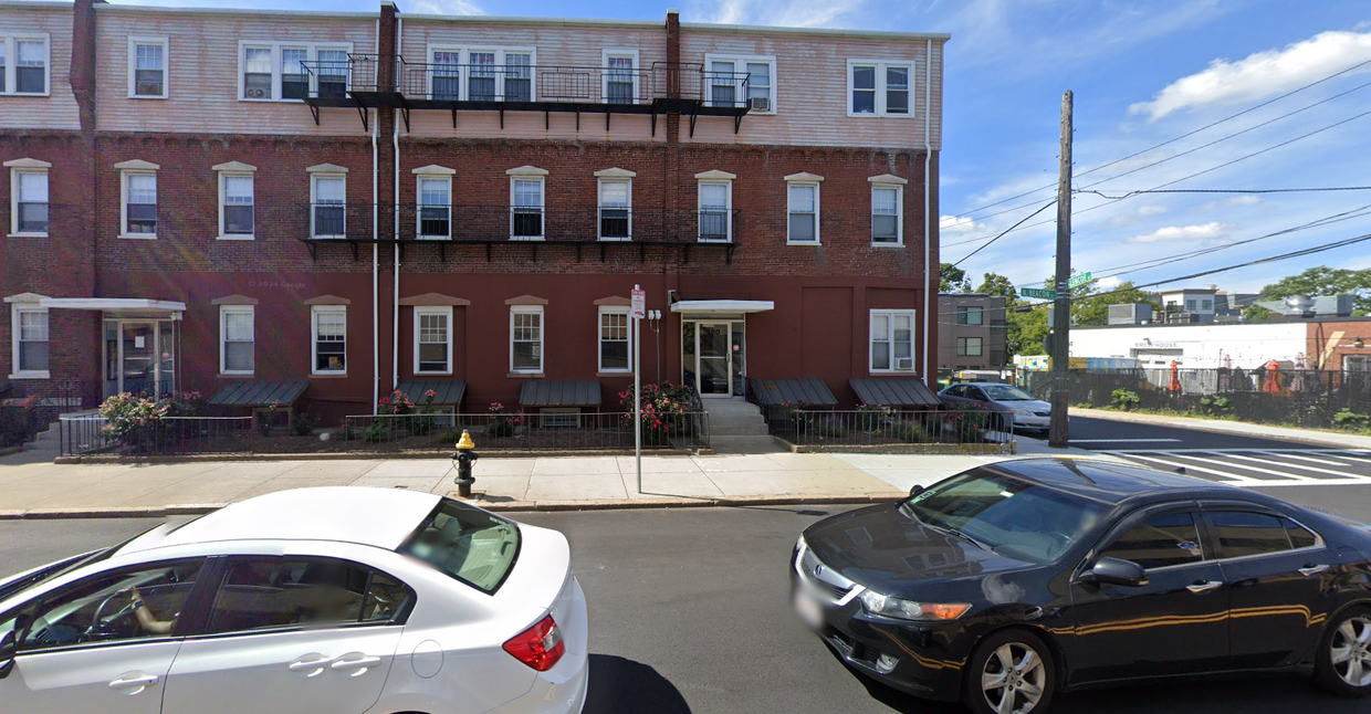 Foto del edificio - 180 North Beacon St