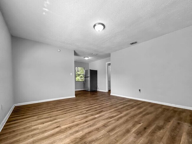 Foto del edificio - 5188 Ensign Ave