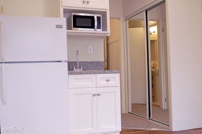 Building Photo - 405 N Spaulding Ave