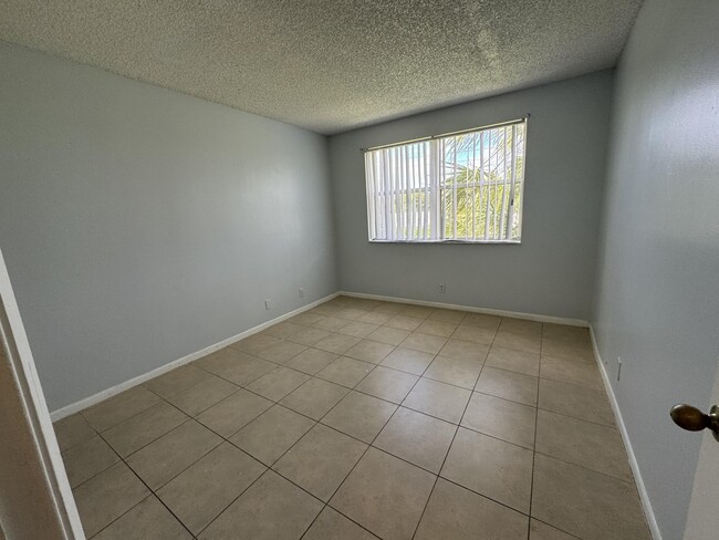 Building Photo - 8891 Wiles Rd