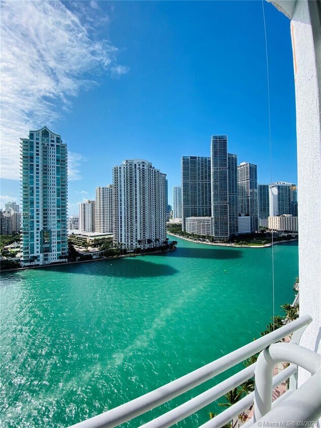 325 S Biscayne Blvd Unit 1821, Miami, FL 33131 Apartment for Rent in