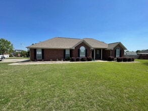Building Photo - 499 Marble Falls