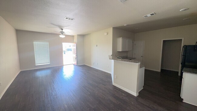 Foto del edificio - 3505 Barnacle Dr