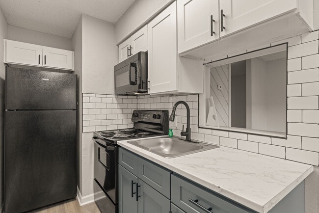 Building Photo - Crossings at Silver Oak