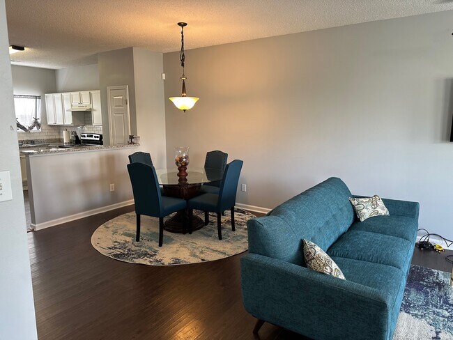Building Photo - 3150 Oakley Pl