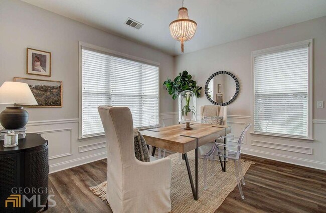 Building Photo - 3822 Carriage House Dr