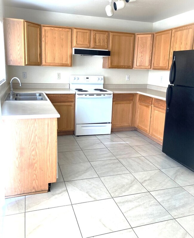 Building Photo - Charming 3-Bedroom, 2-Bath Rental in El Mirage