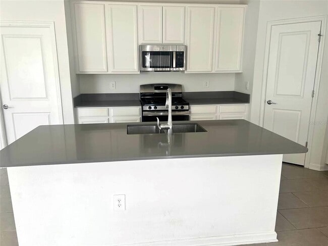 Building Photo - 5554 Braken Fern Wy