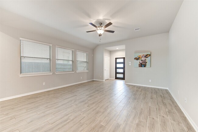 Foto del edificio - 6022 Bristol Spur Ln