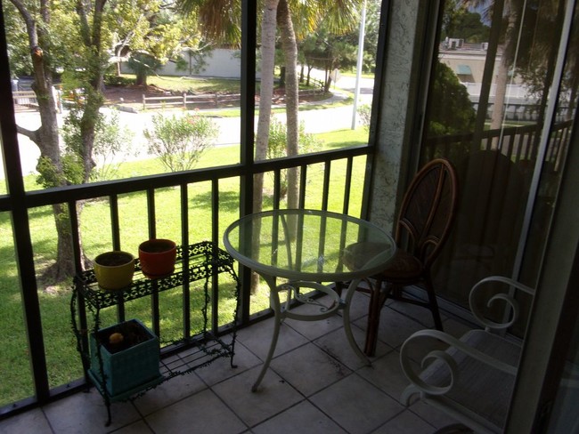 Building Photo - East Lake Woodlands Luxury 2 bedroom