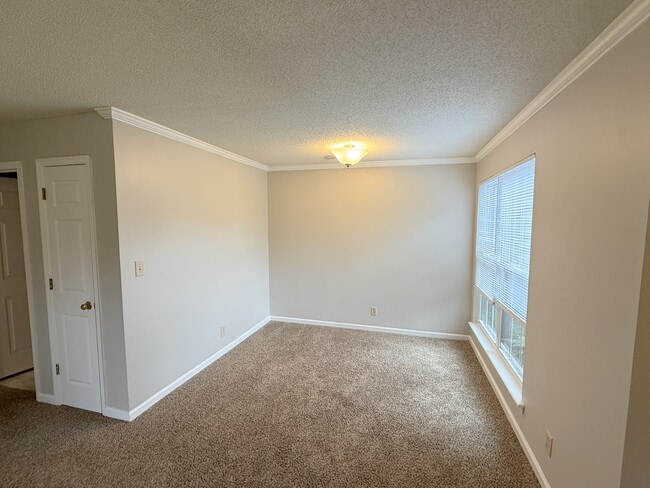 Building Photo - 1002 Stones Throw Dr NW