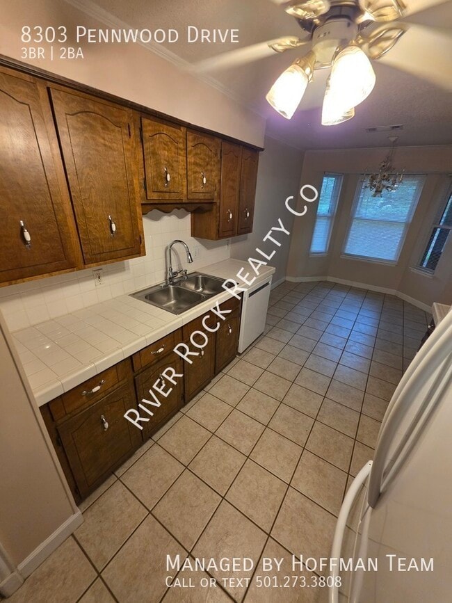 Building Photo - 8303 Pennwood Dr