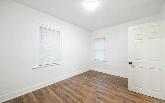 Building Photo - 1361 E 45th St