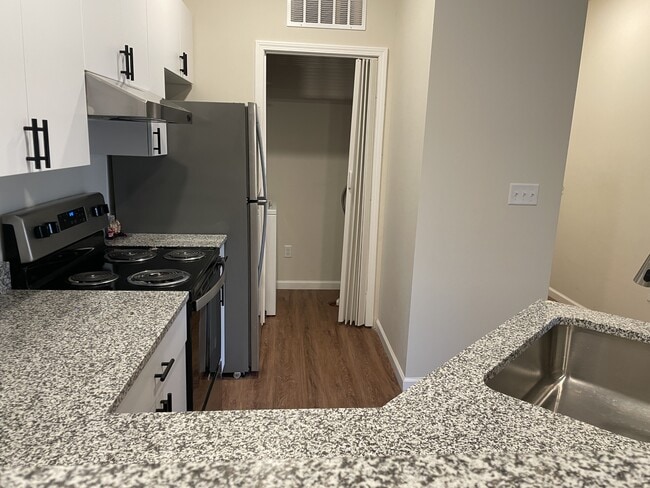 Building Photo - 128 Harmony Mdws Ct