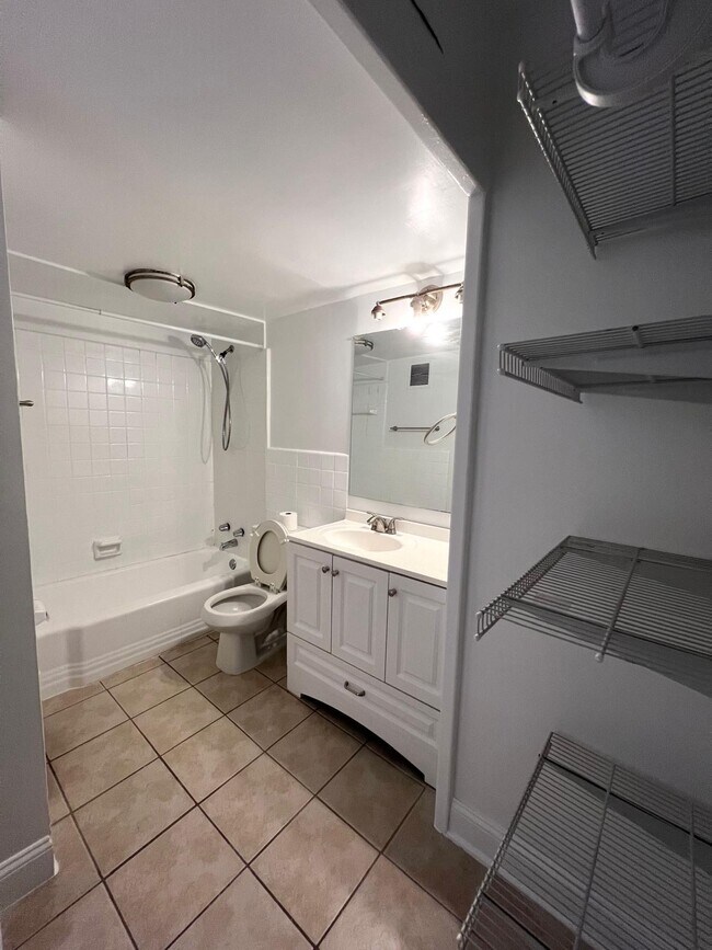 Foto del edificio - 922 24th St NW