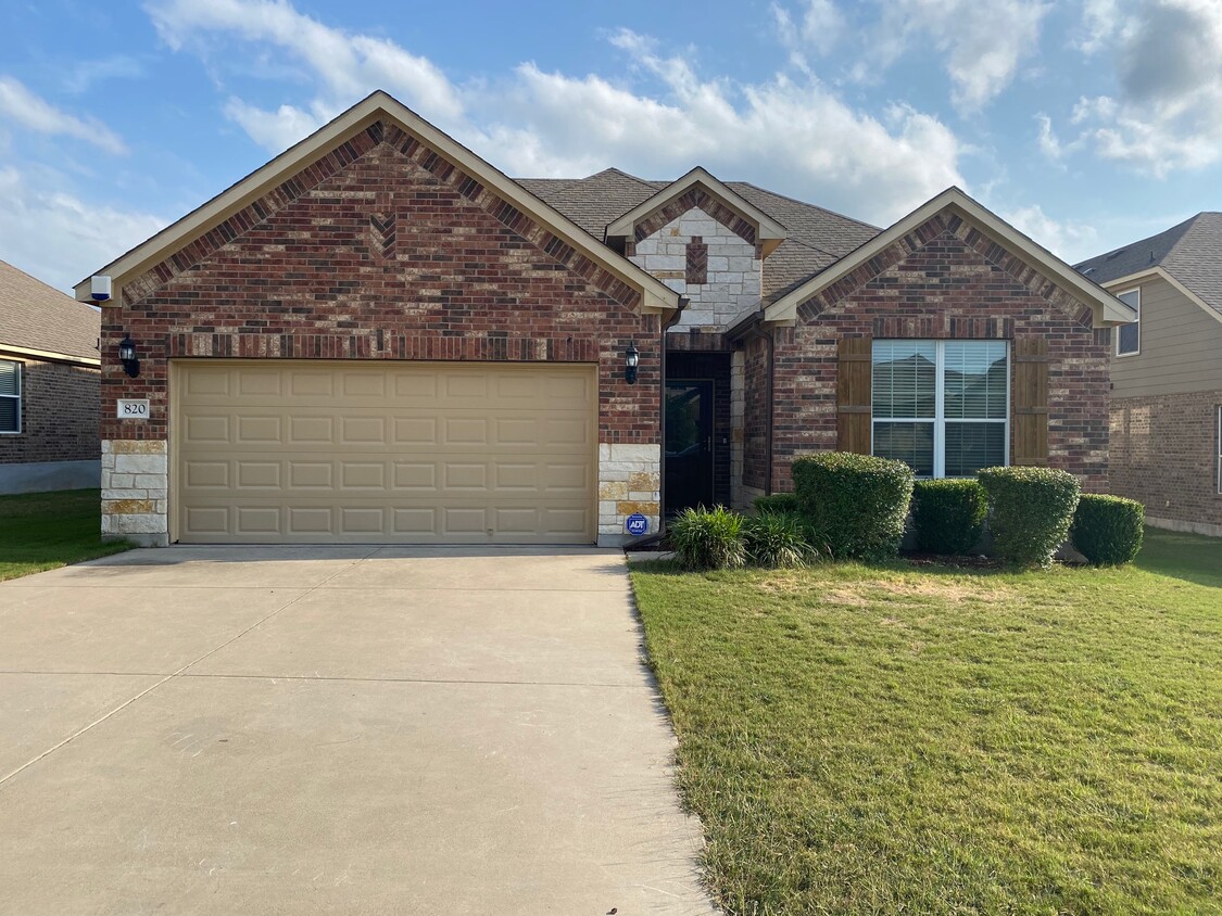 Foto principal - 820 Olive Ln