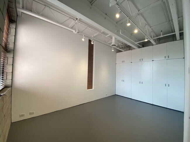 DORMITORIO 1 - 2110 Main St