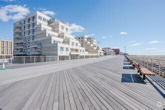 Building Photo - 450 W Broadway
