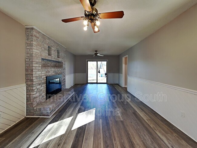 Building Photo - 209 Briarcliffe W